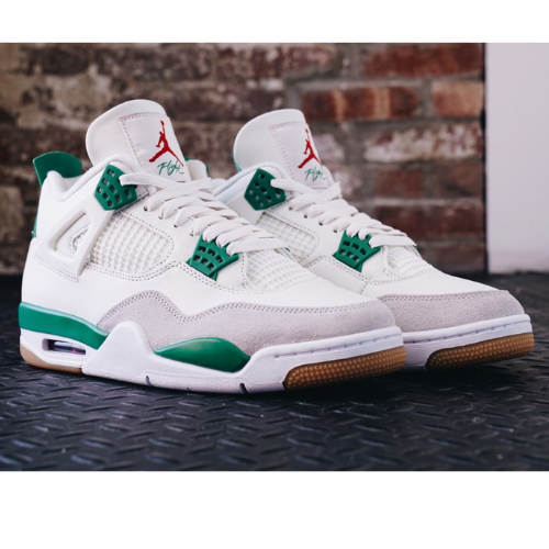 SB Jordan 4 Pine Green