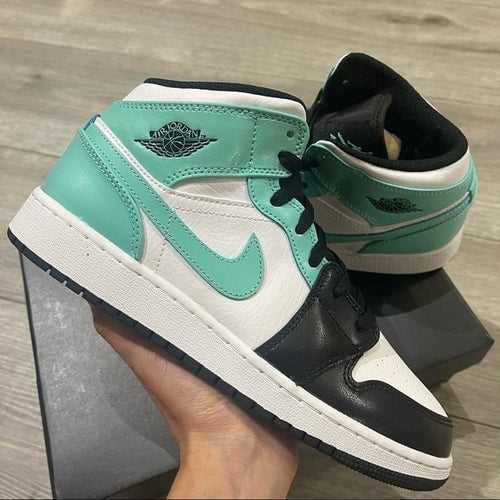 Jordan 1 Tropical Twist